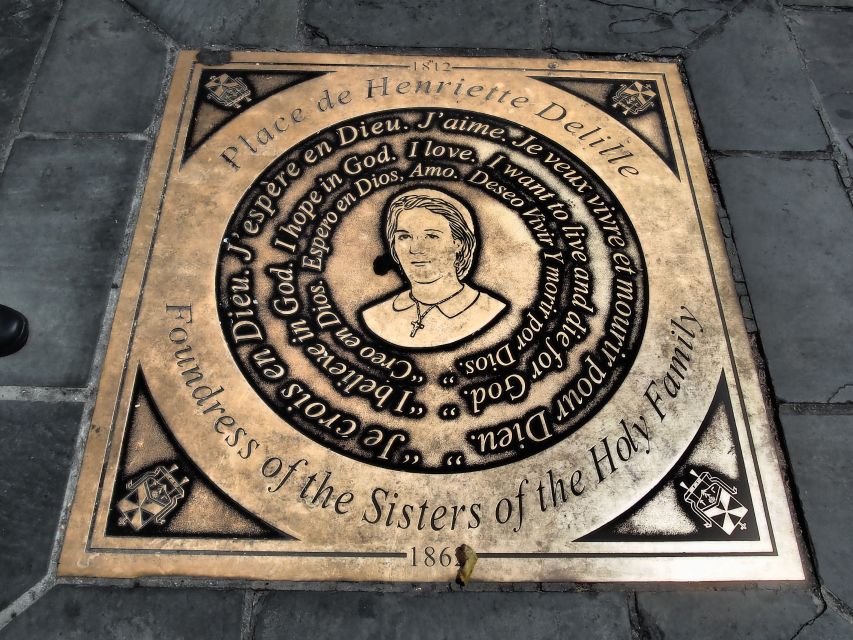 New Orleans: French Quarter Saints & Sinners History Tour - Price and value: $22 for a guided story walk