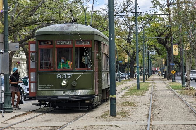 New Orleans' Garden District 2 Hour Walking Tour (Small Group) - Commanders Palace stop: food history tied to chefs you recognize