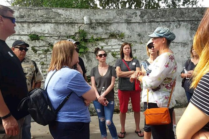 New Orleans' Garden District 2 Hour Walking Tour (Small Group) - Guide style: what makes the narration feel worth it