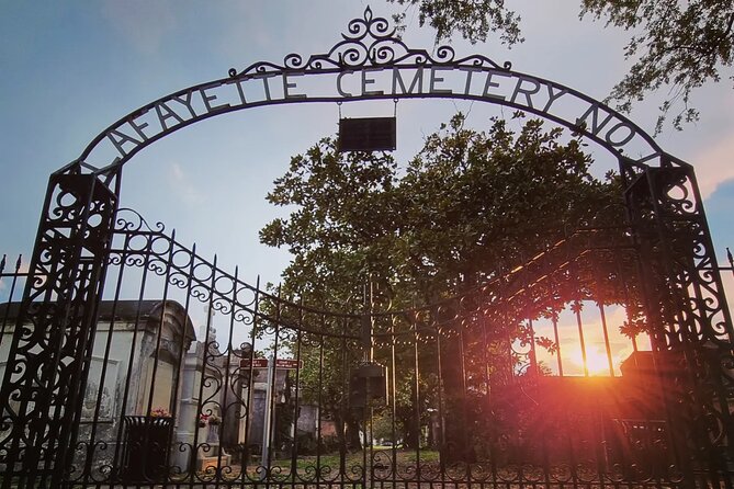 New Orleans Garden District and Cemetery Bike Tour - Getting there and getting sized: 1735 Washington Ave and bike comfort