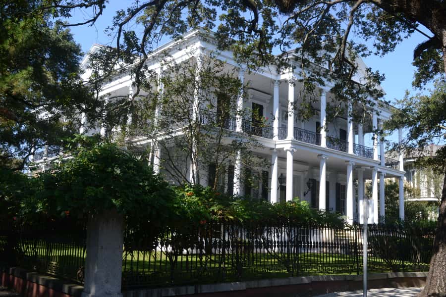 New Orleans: Garden District and French Quarter Bike Tour - French Quarter Stops: Landmark Viewing Without the Walking Burn