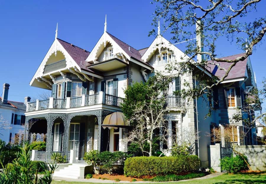 New Orleans: Garden District and Lafayette Cemetery Tour - Garden District and Lafayette Cemetery Tour: Key Points You’ll Notice
