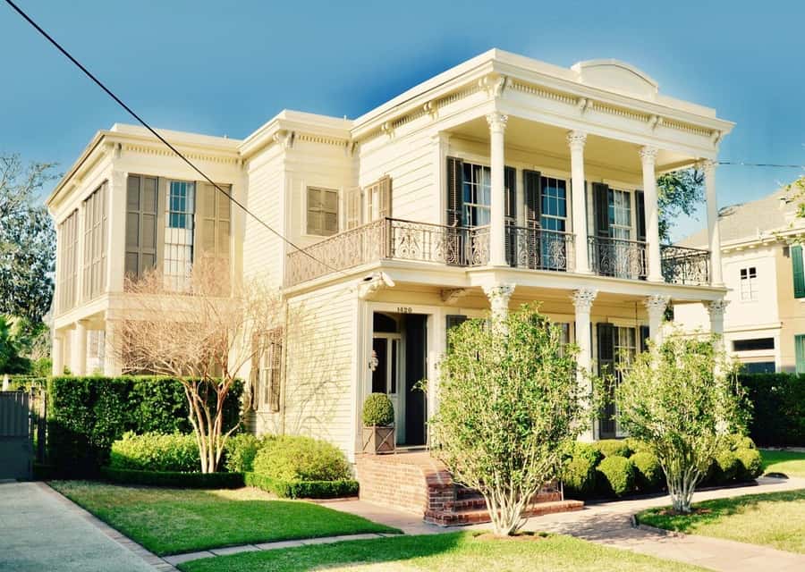 New Orleans: Garden District and Lafayette Cemetery Tour - Where You Start: The Garden District Book Shop Meet-Up and Streetcar Plan