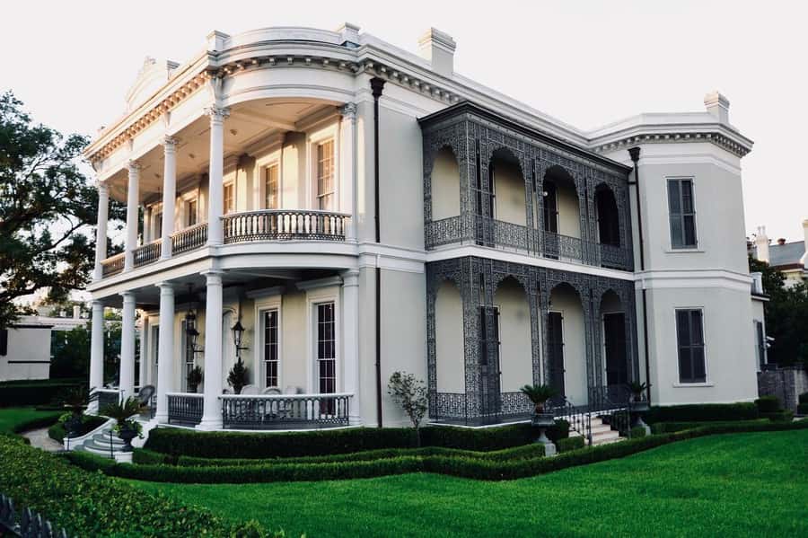 New Orleans: Garden District and Lafayette Cemetery Tour - The Neighborhood’s Real Star: Live Oaks and the “American” Sector