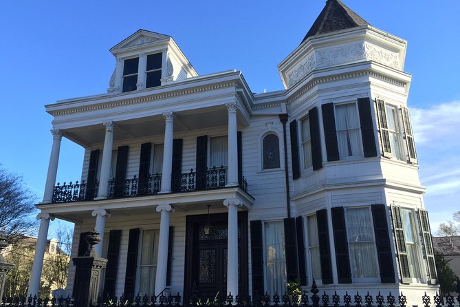 New Orleans Garden District Architecture Tour - Starting at 2727 Prytania St: how the pace stays comfortable