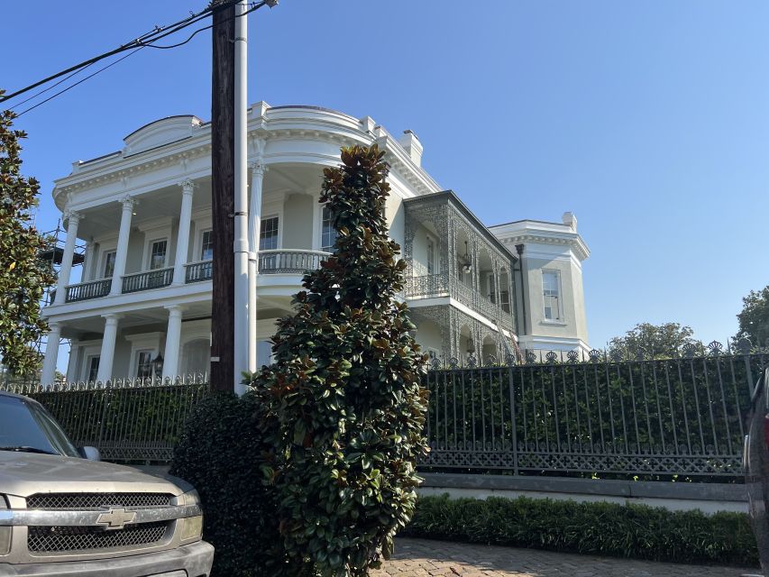 New Orleans : Garden District Architecture Walking tour - Mansions, Columns, and the Planter-Family Power Story