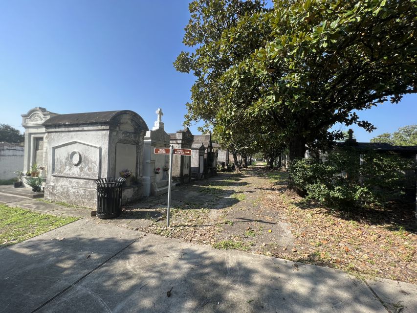 New Orleans : Garden District Architecture Walking tour - Is $20 a Good Deal for a 2-Hour Garden District Walk?