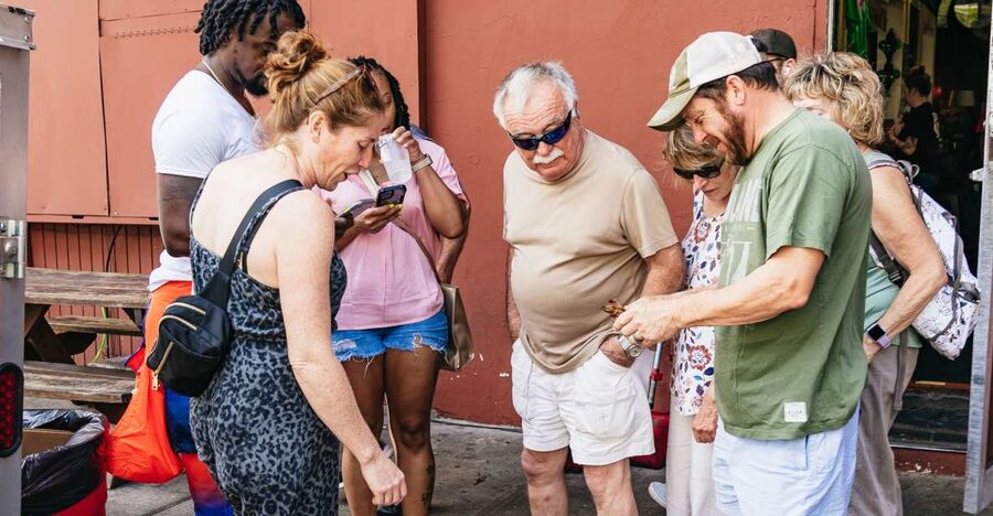 New Orleans: Garden District Food, Drinks & History Tour - Starting On Washington Ave: meeting point that keeps you from wasting time