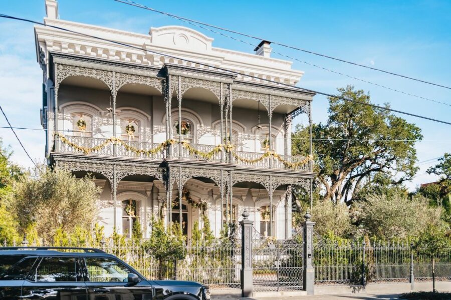 New Orleans: Garden District Guided Walking Tour - Lafayette Cemetery No. 1: a National Historic Landmark peek through the gates