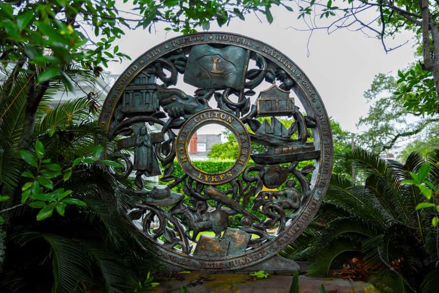 New Orleans: Garden District Tour - Should you book this Garden District Tour with French Quarter Phantoms?