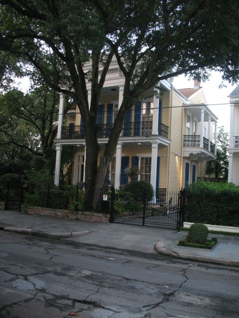 New Orleans: Garden District Walking Tour - Stop 2: Burnside Mansion and the real story behind the wealth