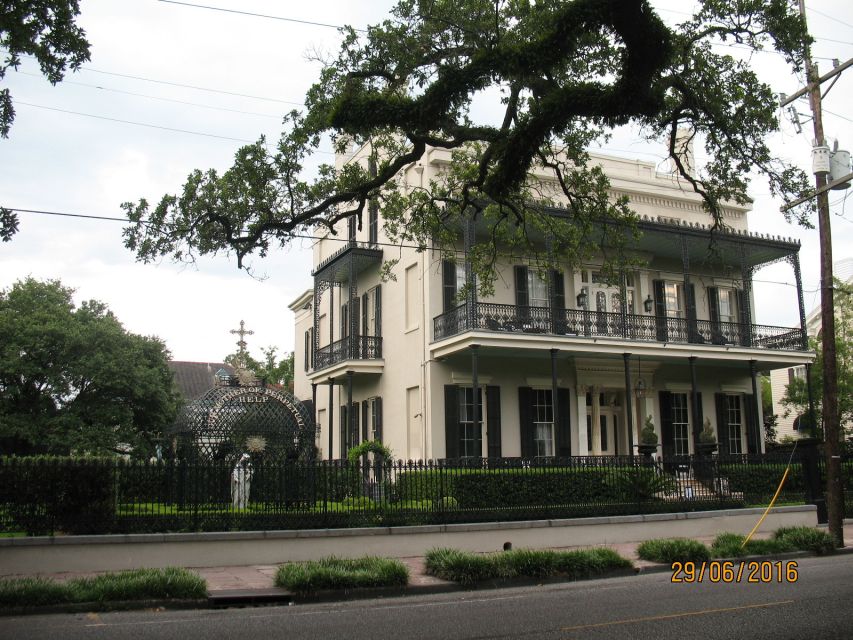 New Orleans: Garden District Walking Tour - Stop that feels like a movie set: Eustis-Haus and Sandra Bullock