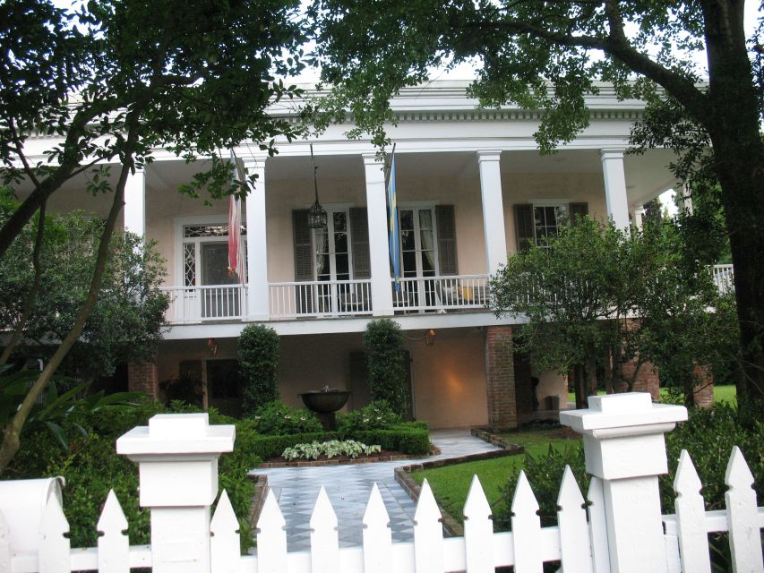 New Orleans: Garden District Walking Tour - Where the tour starts on Magazine Street