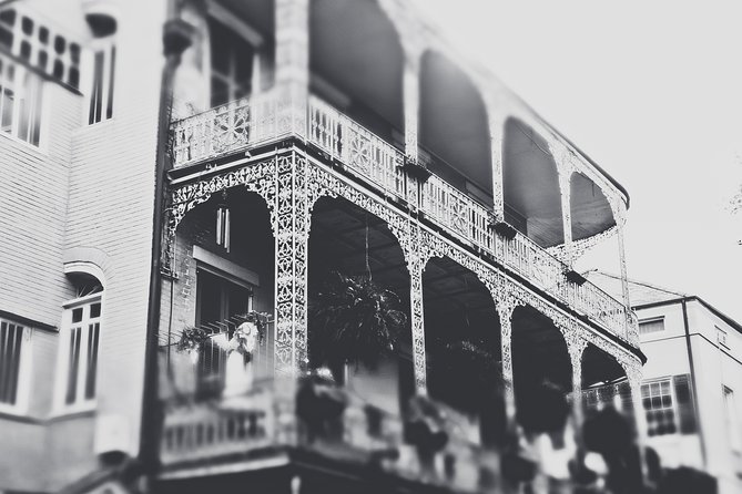 New Orleans Ghost Tour: Go Inside a Haunted Location - Lafitte’s Blacksmith Shop Bar: Haunted Pirate History and a Optional Drink