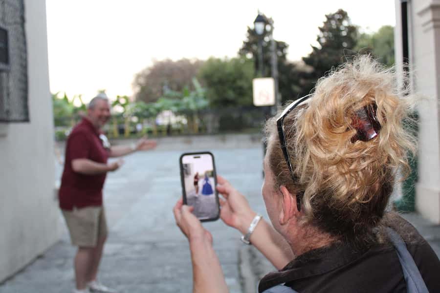 New Orleans: Ghosts & Spirits Interactive Walking Tour - Meeting at Steamboat Natchez Dock: logistics that affect the start