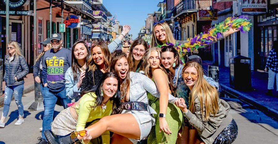 New Orleans: Guided Bourbon Street Bar Crawl with Shots - Starting at Coyote Ugly: The First 10 Minutes Matter