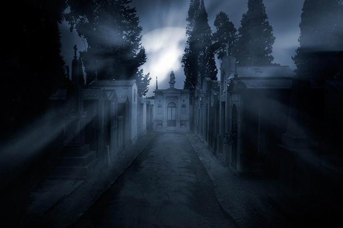 New Orleans History and Hauntings Tour - Meeting at Lafitte’s Blacksmith Shop: start on time, don’t wander