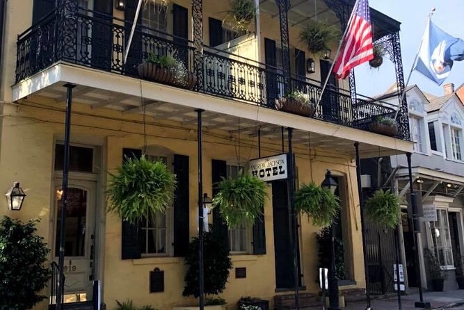 New Orleans History and Hauntings Tour - Should you book the New Orleans History and Hauntings Tour?