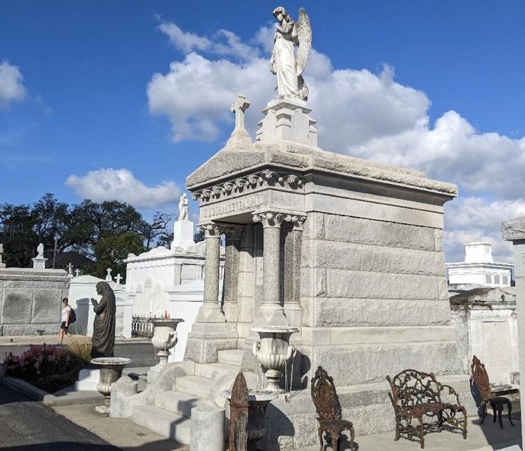 New Orleans: History, Culture & Architecture Guided Tour - Start smart: hotel pickup and an air-conditioned ride