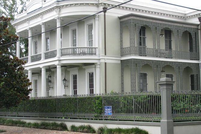 New Orleans Homes of the Rich and Famous Tour of the Garden District - Lafayette Cemetery to Garden District: Why That Start Time Works