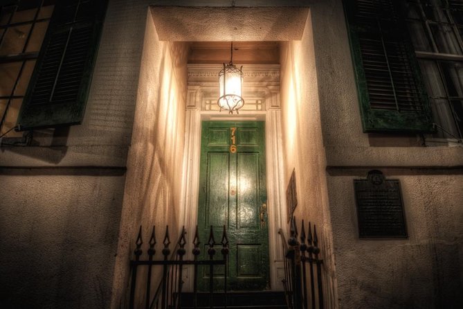 New Orleans Killers and Thrillers Tour - Entering the French Quarter After Dark