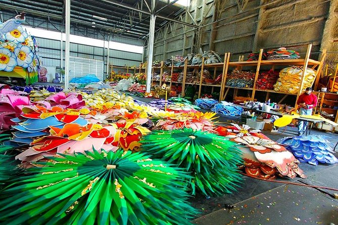 New Orleans Mardi Gras World Behind-the-Scenes Tour - Downtown shuttle: the real reason this tour is easy