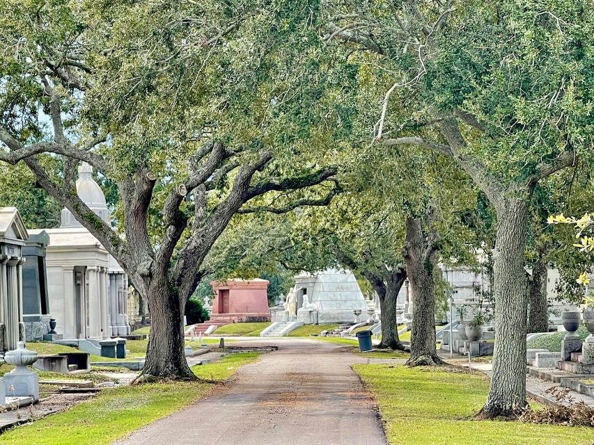 New Orleans: Millionaire’s Tombs of Metairie Cemetery Tour - Where to Start: Law Enforcement Memorial Meeting Point