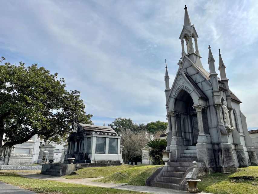New Orleans: Millionaire’s Tombs of Metairie Cemetery Tour - Millionaire’s Row: Where Extravagance Has a Purpose