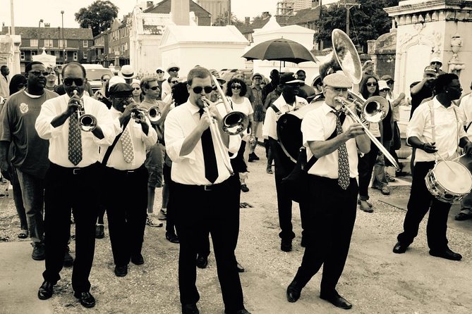 New Orleans Music Tour - Start at Rampart Treehouse: setting the tone before the first note