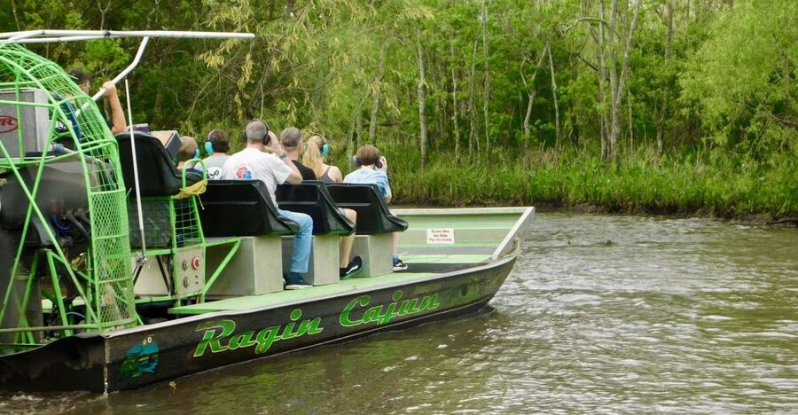 New Orleans: Oak Alley or Laura Plantation & Airboat Tour - Oak Alley or Laura Plantation: picking the right plantation for your interests