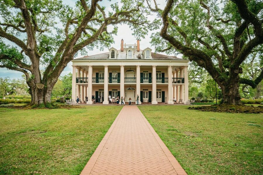 New Orleans: Oak Alley Plantation and Swamp Cruise Day Trip - Key things to know before you go