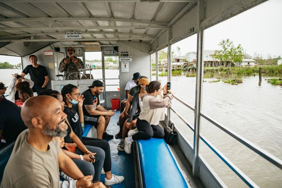 New Orleans: Oak Alley Plantation and Swamp Cruise Day Trip - What’s included (and what you’ll need to plan yourself)
