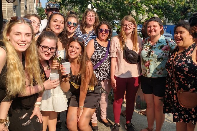 New Orleans Original True Crime Pub Crawl - Key things you’ll notice right away