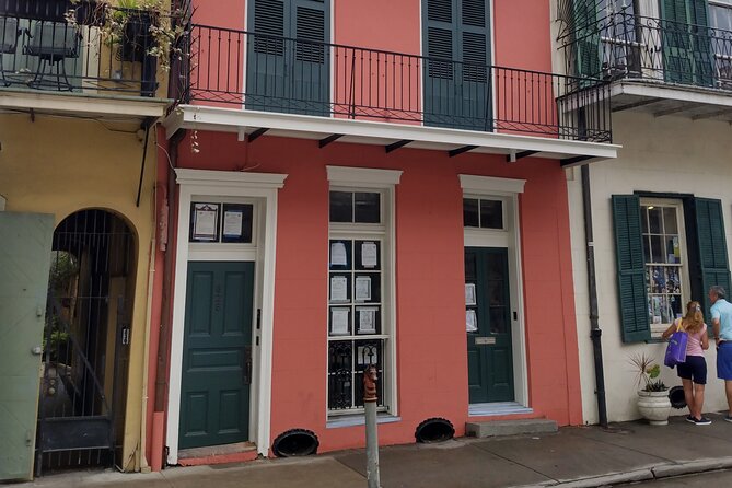 New Orleans Original True Crime Pub Crawl - Stop-by-stop: how the night moves from bar to bar