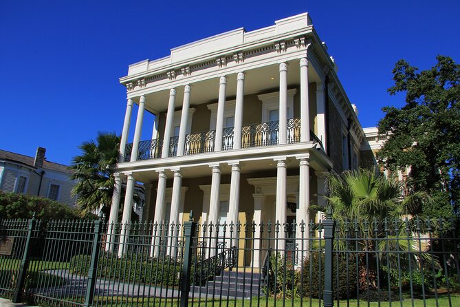 New Orleans Private City and Cemetery Tour: Up to 24 Passengers - City Park + NOMA’s Besthoff Sculpture Garden (and Morning Call beignets)