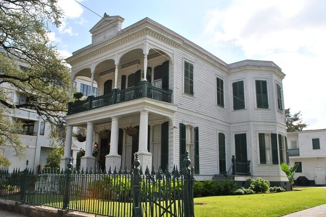 New Orleans Private Custom City Tour with St. Louis Cemetery No 3 - Price and value: $640 per group can be a bargain at full capacity