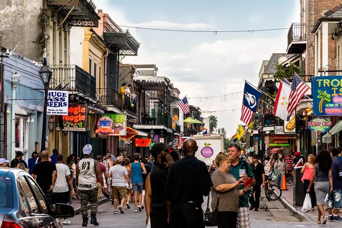 New Orleans Private Walking Tour with a Local - The Most Likely Neighborhood Flow: French Quarter Energy to Garden District Views