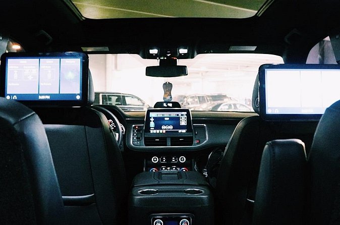 New Orleans Round Trip Chauffeur Driven Transport by Executive SUV - Service quality in the wild: what names like Robert, Bryshawn, Reggie, and Nelson suggest