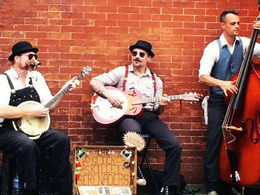 New Orleans: Shrimp Boil Experience in French Quarter - Concert time in the Quarter: live music built into the meal