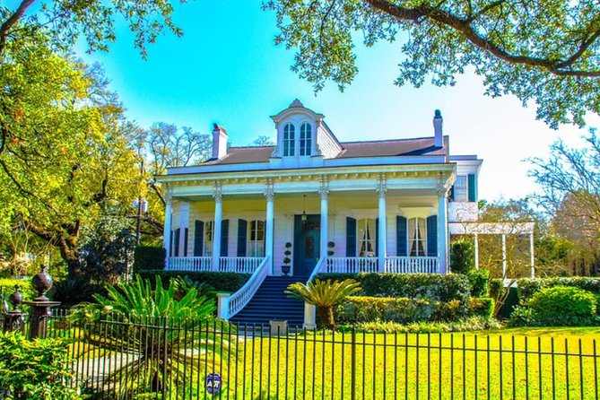 New Orleans Small-Group City Tour by Van - Lake Lawn Metairie: Above-Ground Burial Tradition and Quiet Details