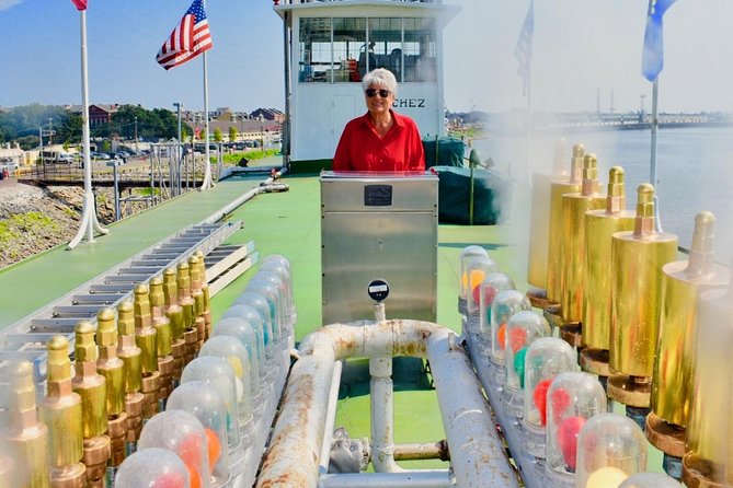 New Orleans Steamboat Natchez Jazz Cruise - The route along the Mississippi: skyline views and Chalmette Battlefield