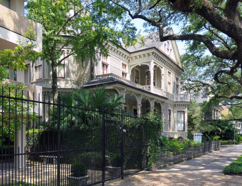 New Orleans: Tombs and Mansions of the Garden District - Spotting Styles: Greek and Gothic Architecture on the Street