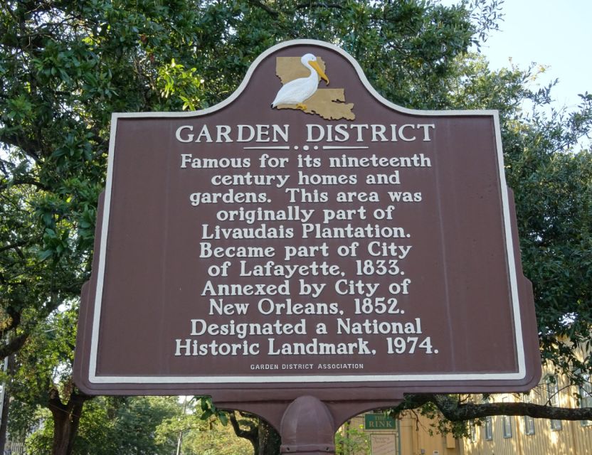 New Orleans: Tombs and Mansions of the Garden District - American Horror Story at Jackson Avenue: Photo Time with a Purpose