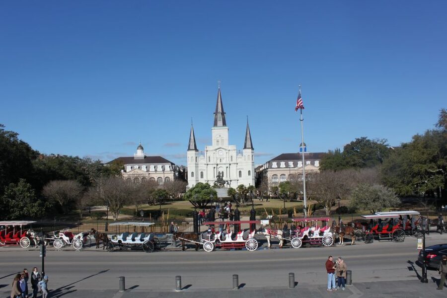 New Orleans: Traditional City and Estate Tour - St. Louis Cemetery #3: why the graves are above ground