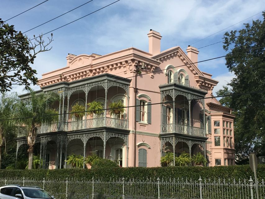 New Orleans: Traditional City and Estate Tour - Carrollton, Tulane, Loyola, and St. Charles Avenue: the streetcar-and-mansions corridor