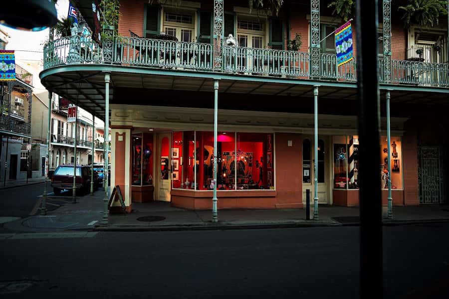 New Orleans: True Crime Pub Crawl - Meet Point in the French Quarter: Start Smart at Bon’s