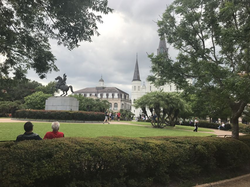 New Orleans: Voodoo, Mystery and Paranormal Tour - Your guide, your detector, and the tone you set early