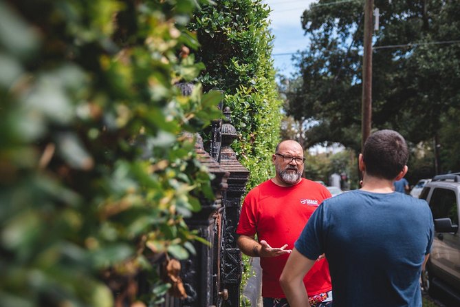 New Orleans Walking Tour: Garden District Stories - Finishing near the St. Charles Streetcar line: where your tour knowledge pays off