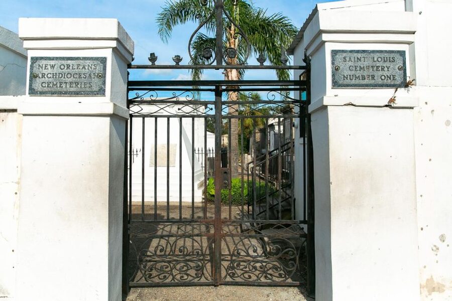 New Orleans: Walking Tour Inside St. Louis Cemetery No. 1 - Key things you’ll notice fast
