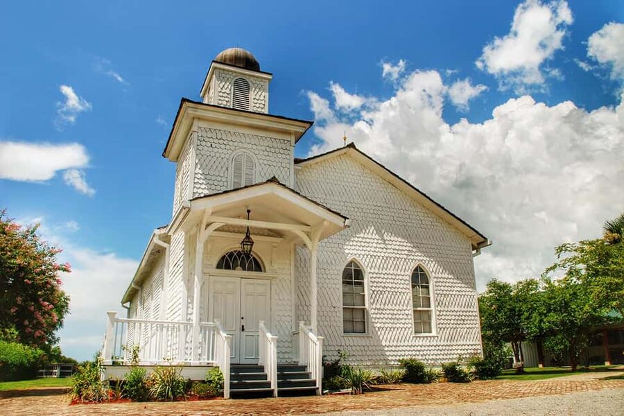 New Orleans: Whitney Plantation Tour with Transportation - What you’ll see at Whitney: big house, Creole architecture, and working-plantation outbuildings